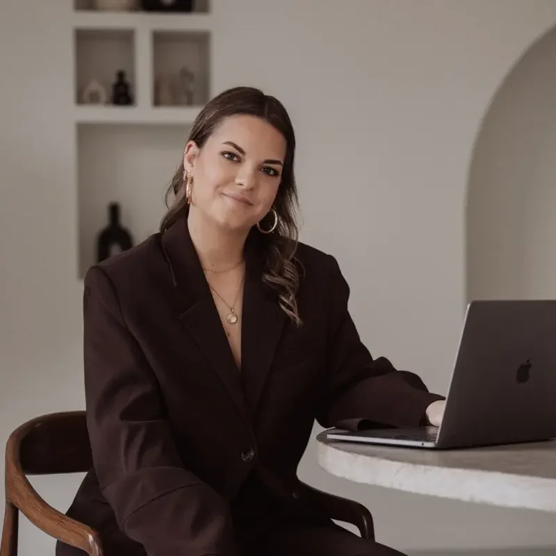 Tevreden klantfoto – Vak Web WordPress website onderhoud & beheren service