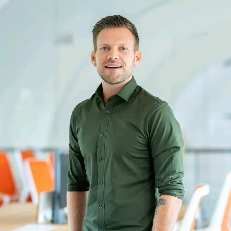 Tevreden klantfoto – Vak Web WordPress website onderhoud & beheren service