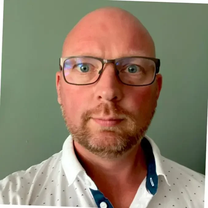 Tevreden klantfoto – Vak Web WordPress website onderhoud & beheren service